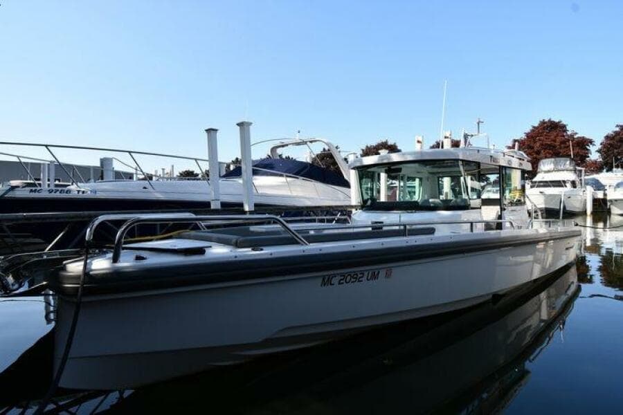 2020 Axopar 28 Cabin — photo 1