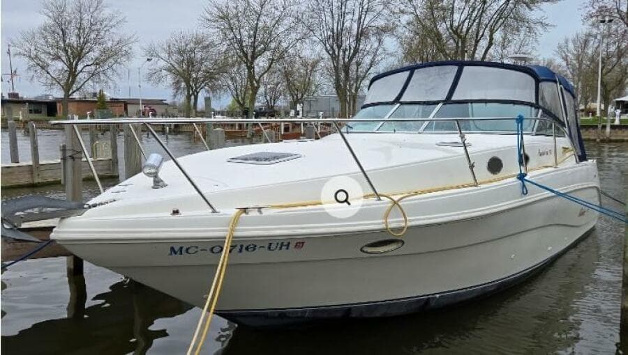 1998 Rinker 330 Fiesta Vee — photo 1