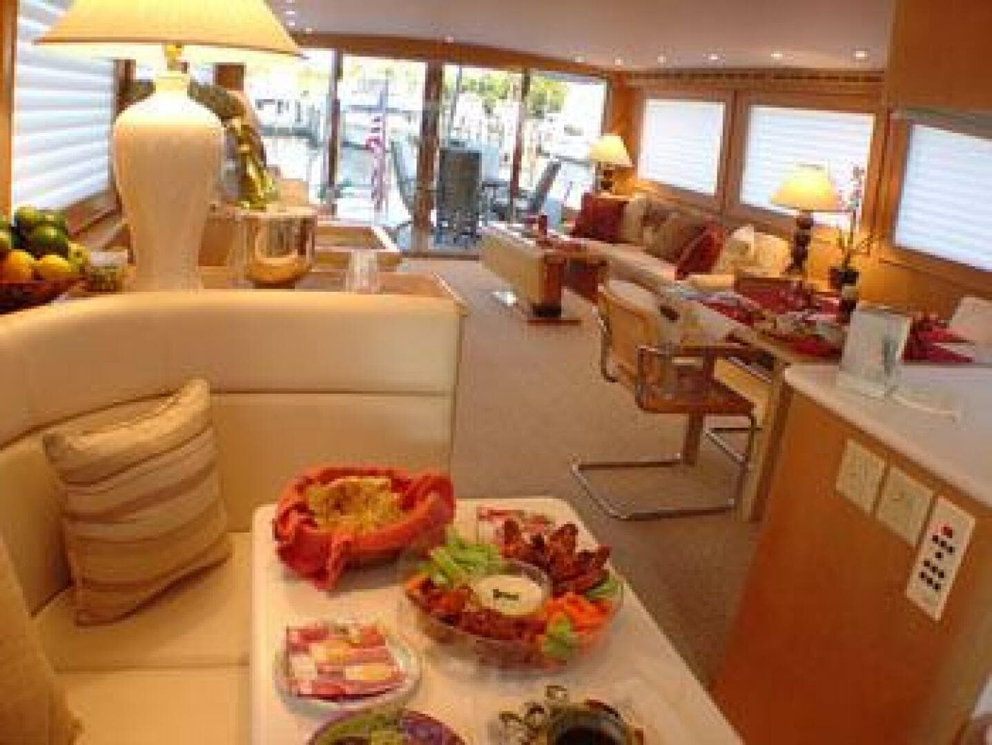 1998 Hatteras Sport Deck — photo 6