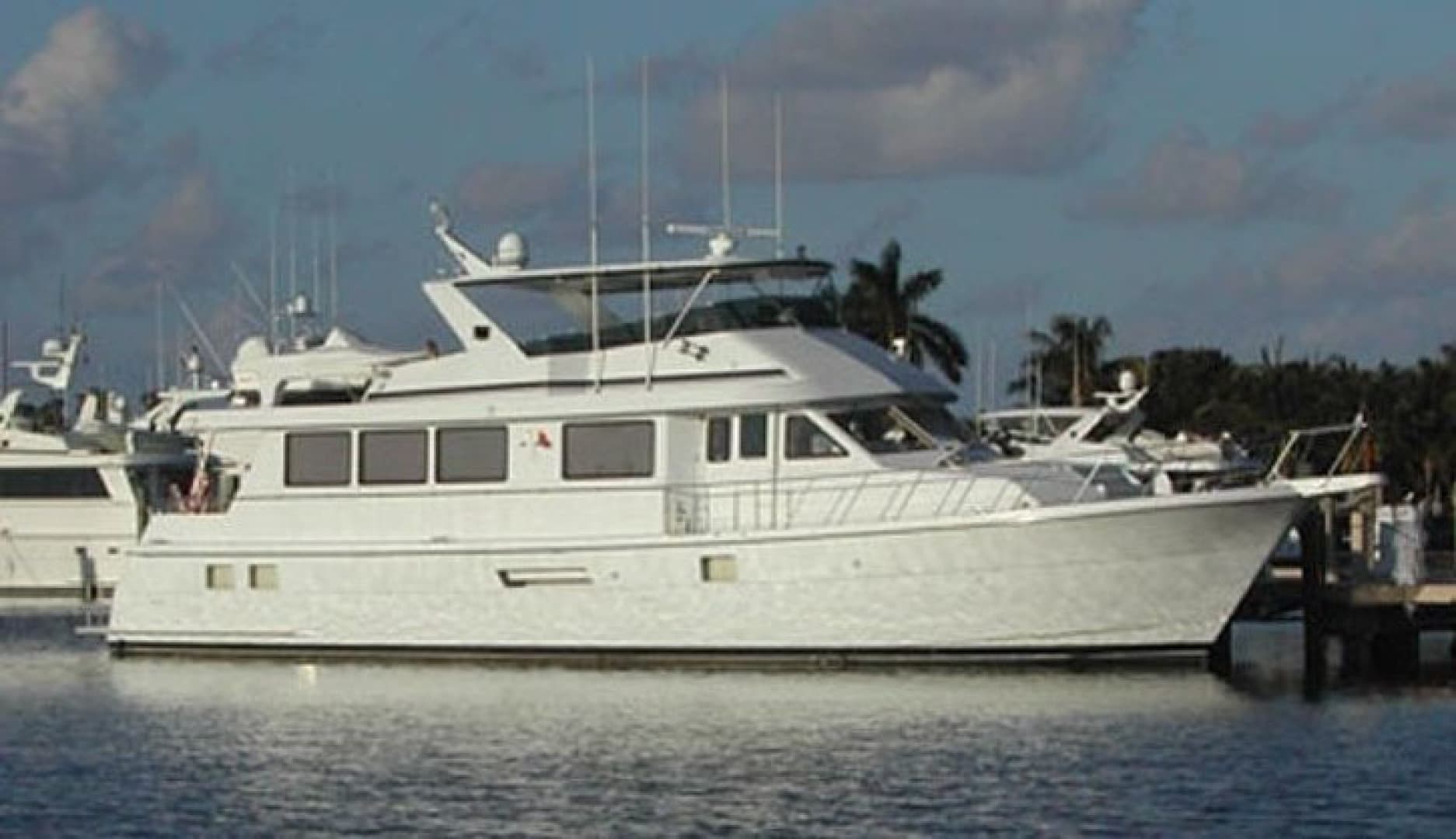 1998 Hatteras Sport Deck — photo 1
