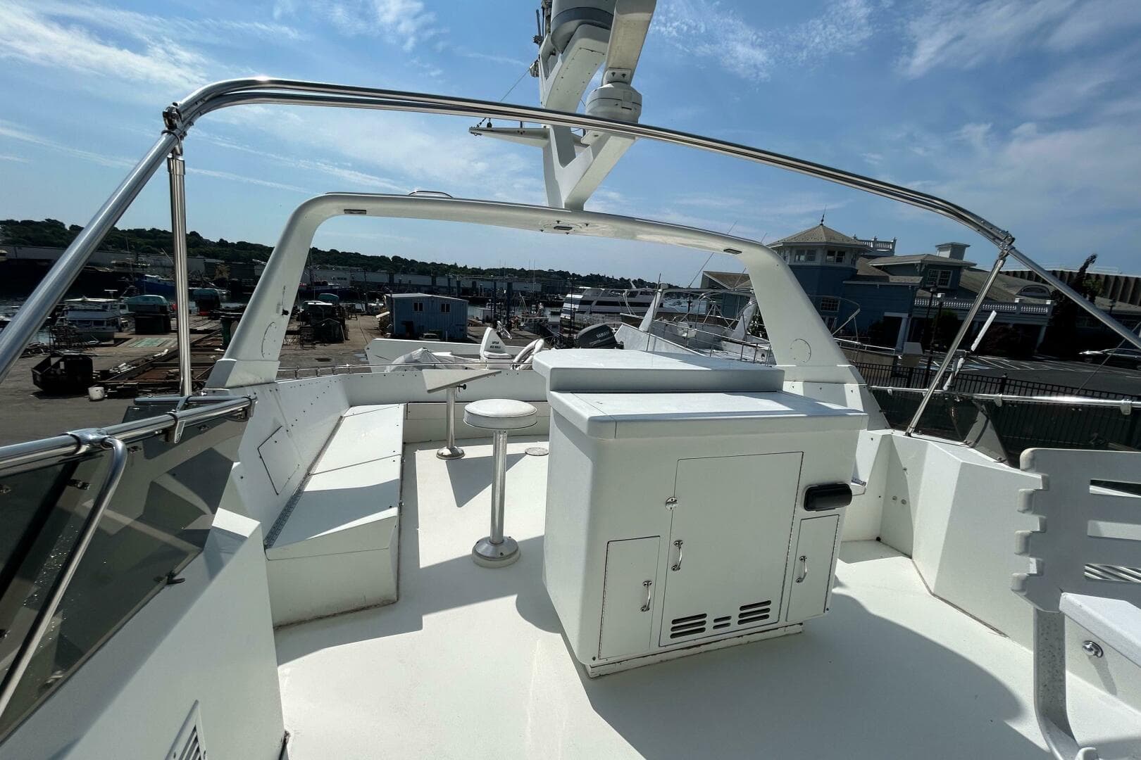 1991 Hatteras Cockpit — photo 19