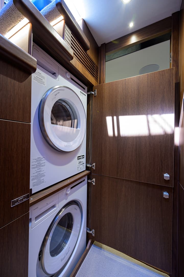 2026 Princess V65 Express — photo 18