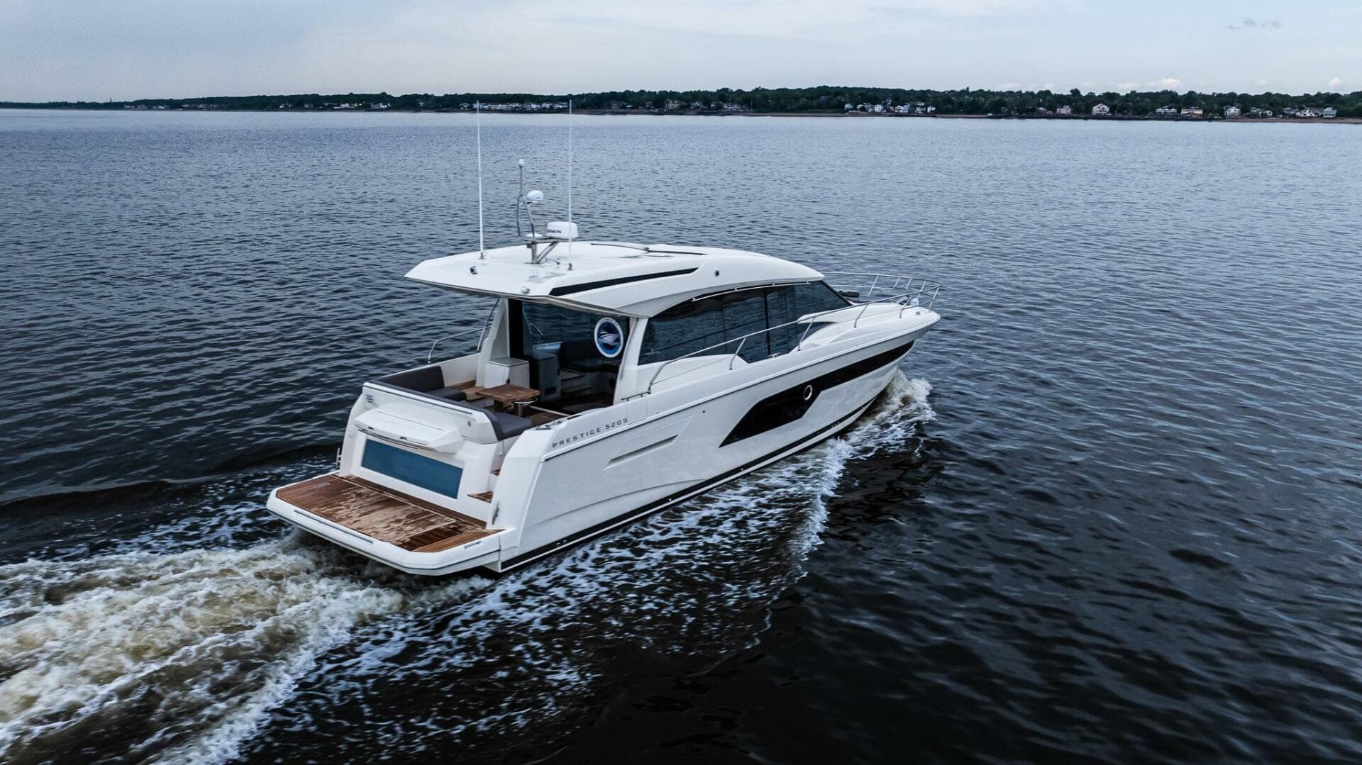 2023 Prestige 520S — photo 2