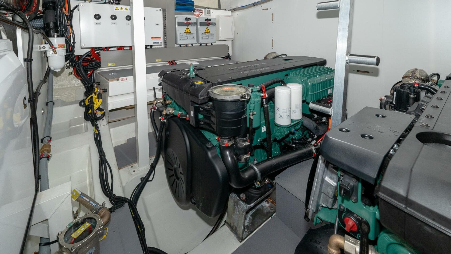 2023 Prestige 520S — photo 28