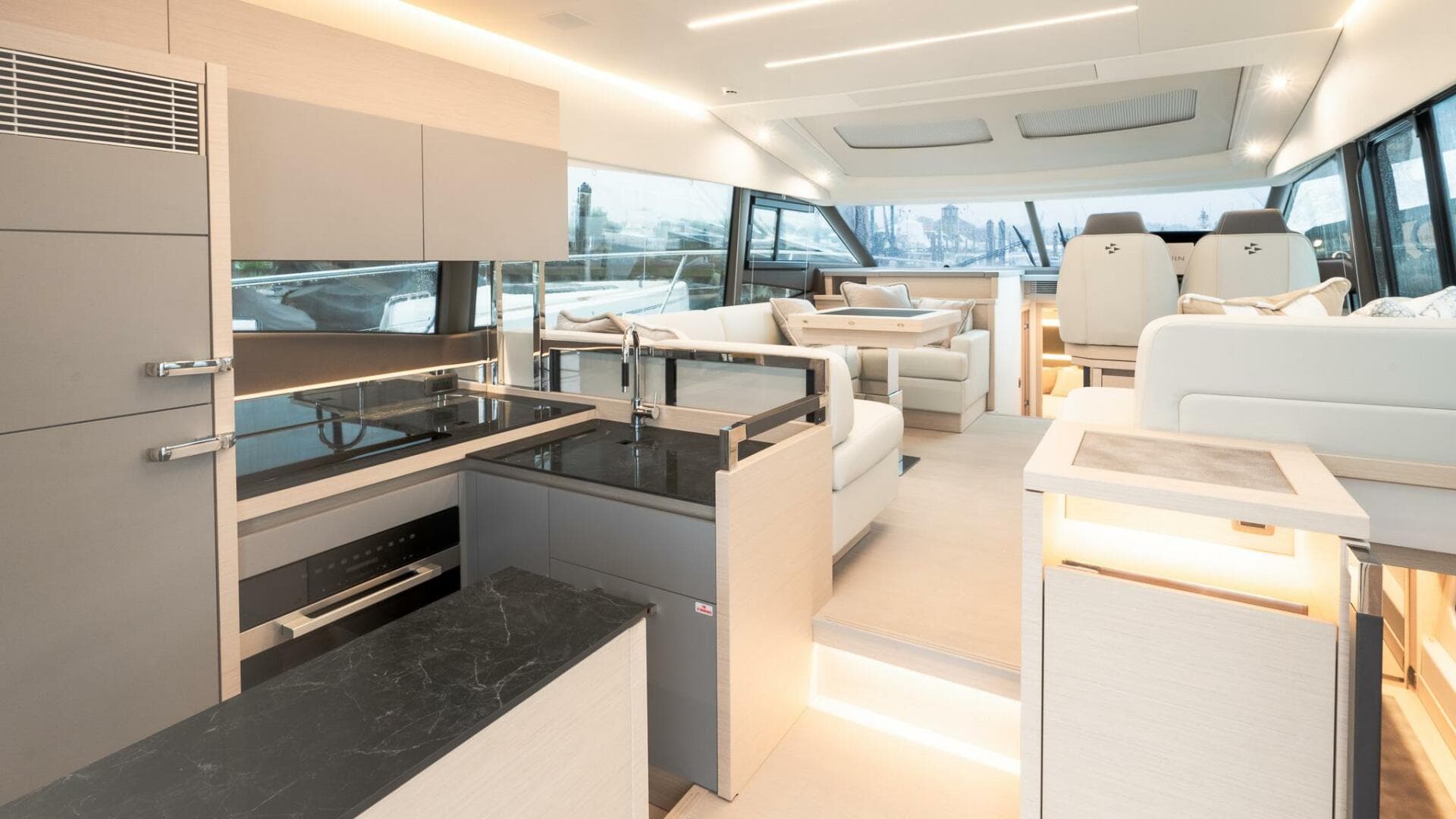 2023 Prestige 520S — photo 10