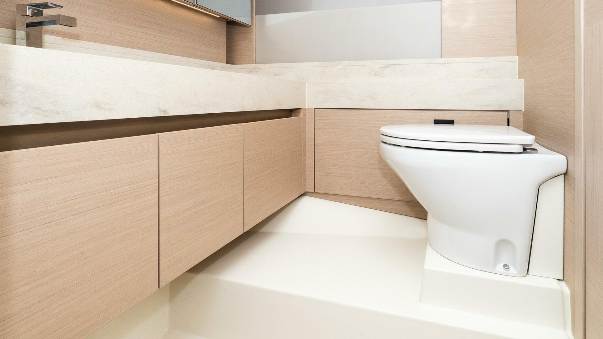 2023 Prestige 520S — photo 19