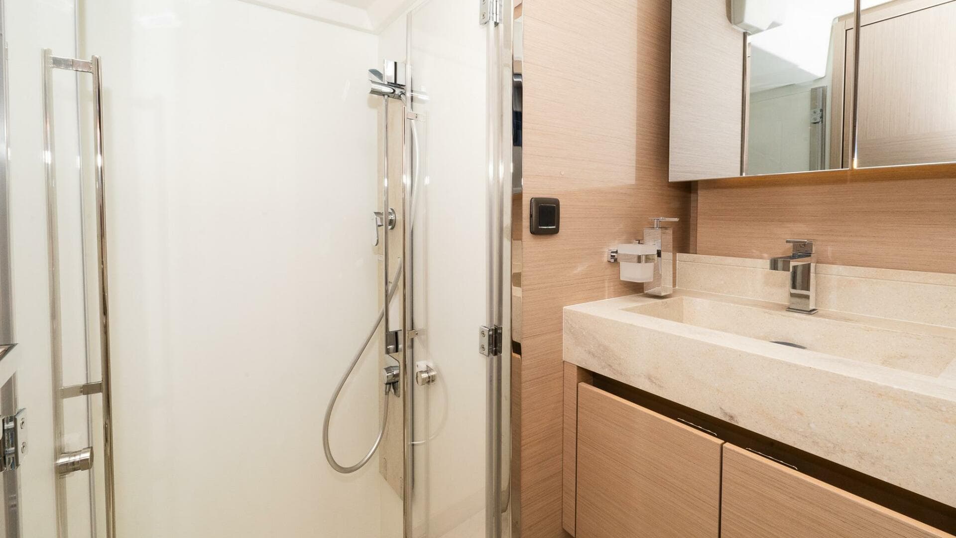 2023 Prestige 520S — photo 21