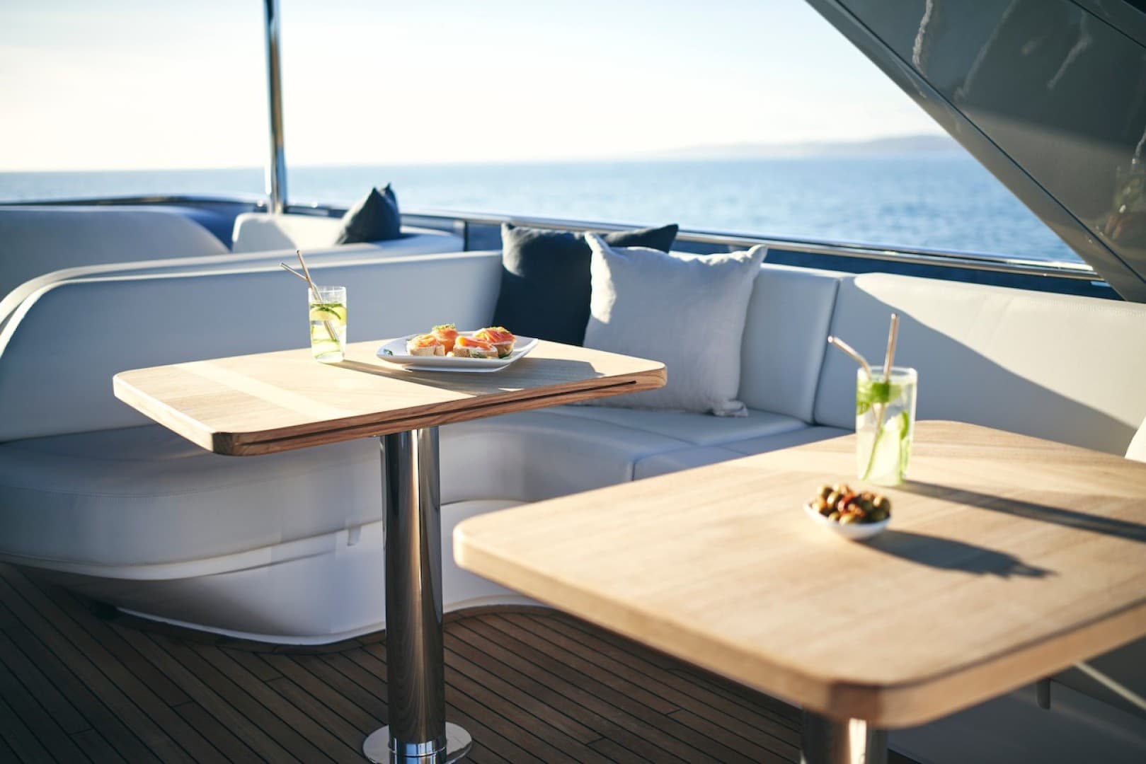 2027 Princess Y72 — photo 9