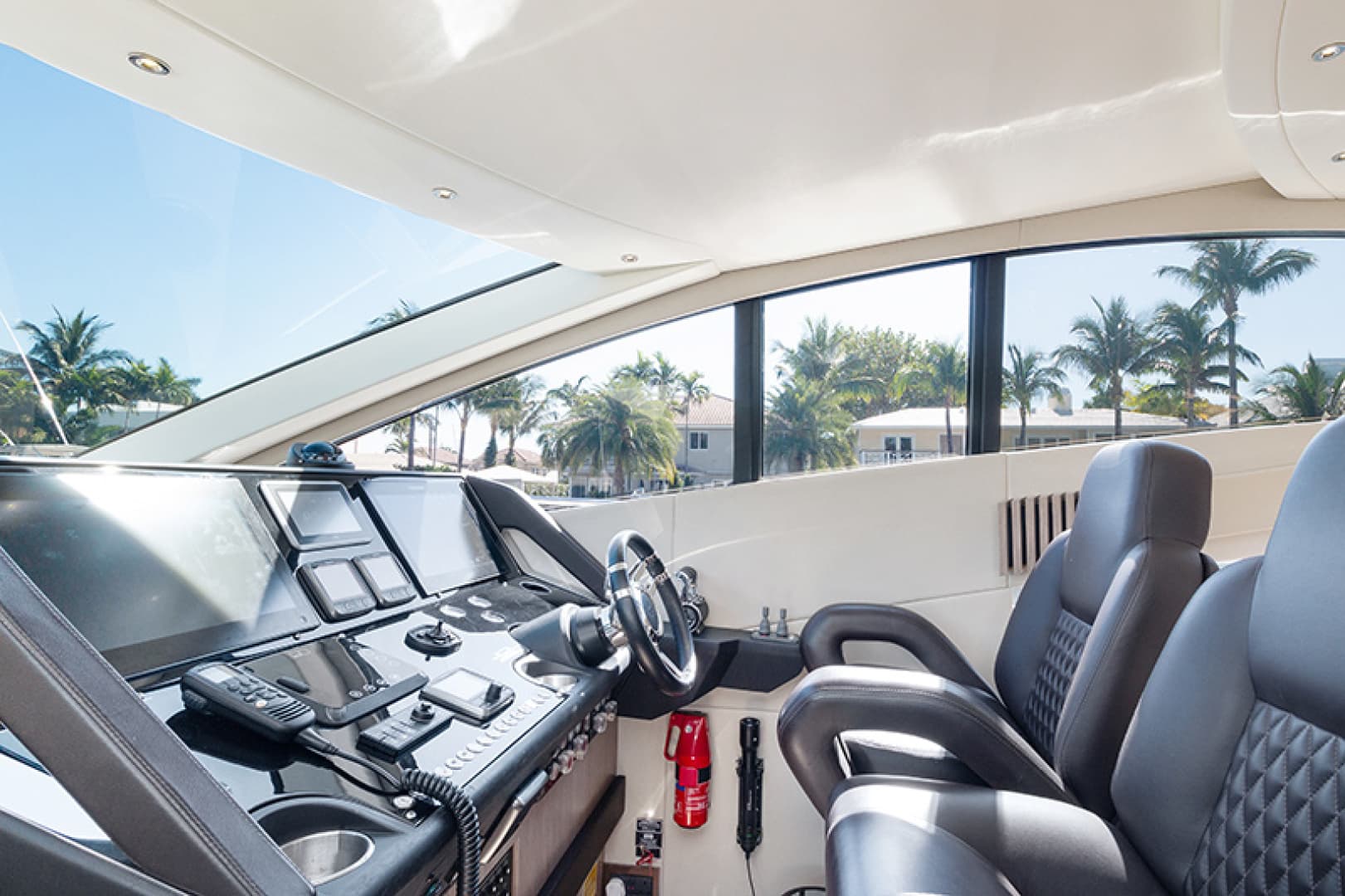 2015 Sunseeker 68 Sport Yacht — photo 7