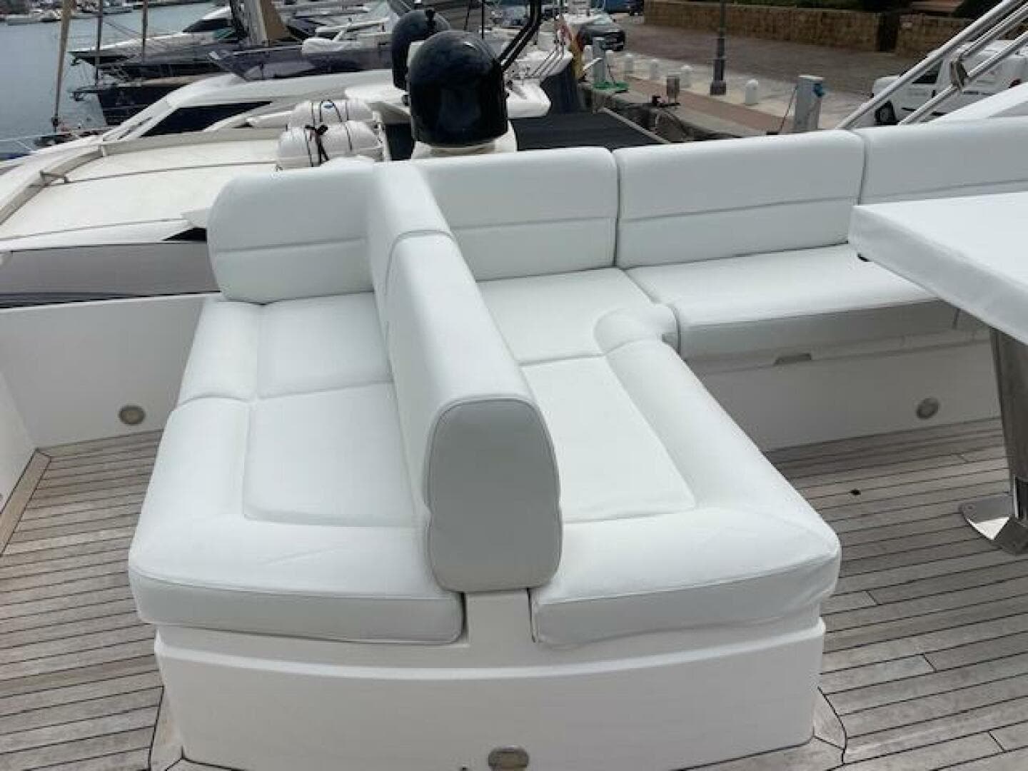 2015 Sunseeker 68 Sport Yacht — photo 26