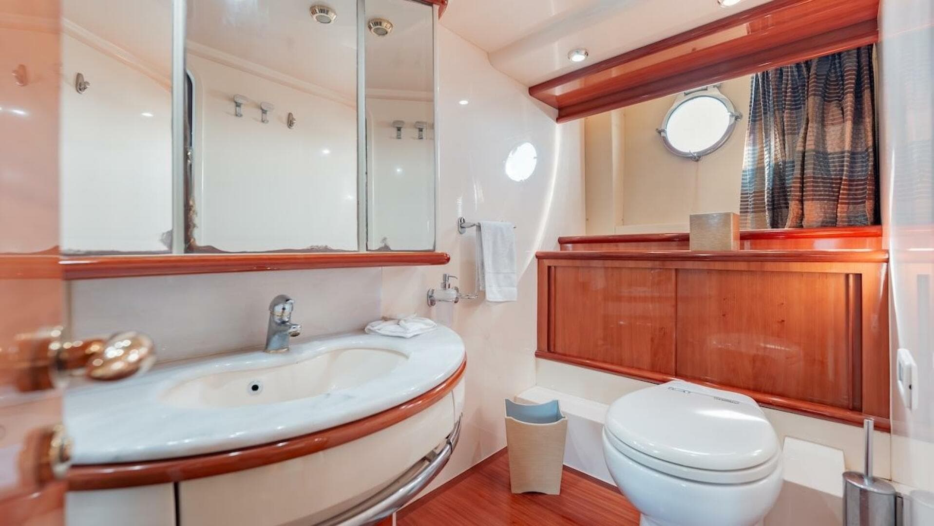 2007 Azimut Evolution — photo 64