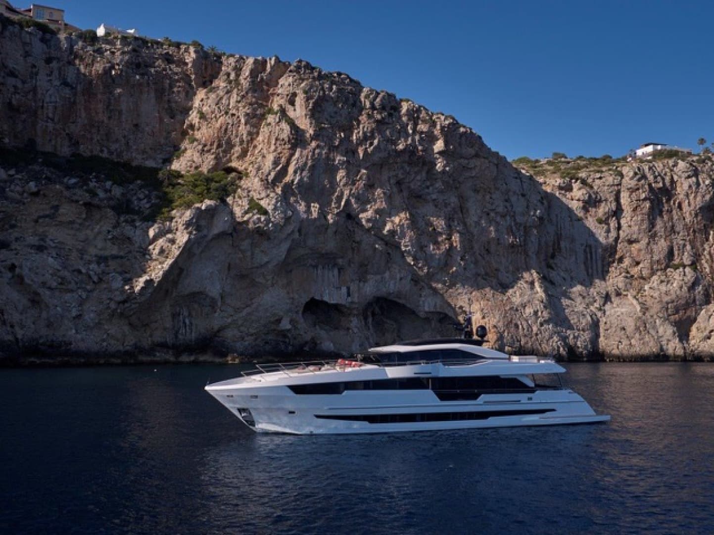 2021 Astondoa 110 Century — photo 40