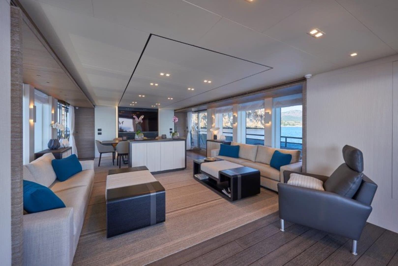 2021 Astondoa 110 Century — photo 18