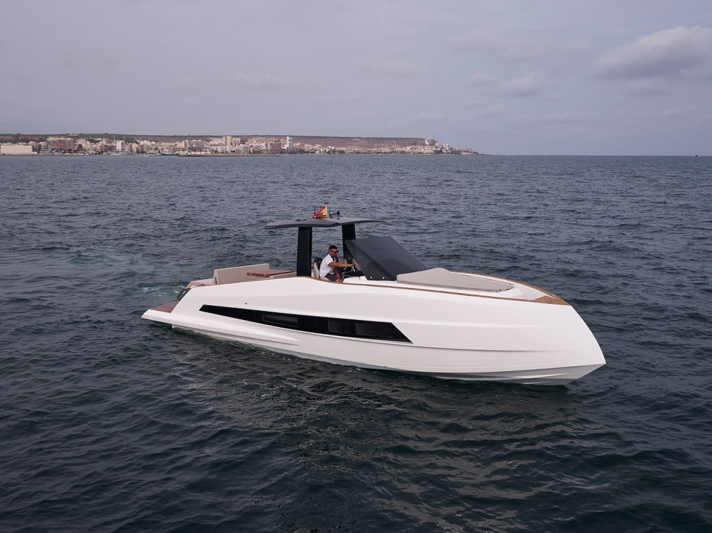 2021 Astondoa 377 Coupe — photo 2