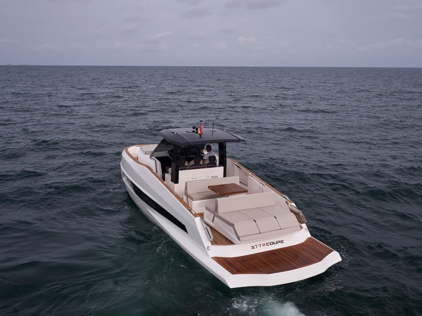 2021 Astondoa 377 Coupe — photo 5