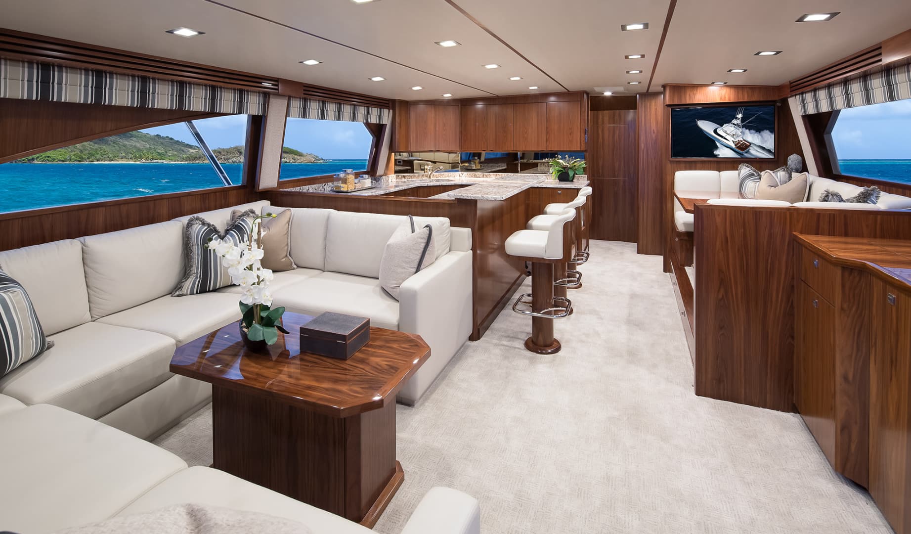 2025 Viking 72 Enclosed Bridge — photo 10