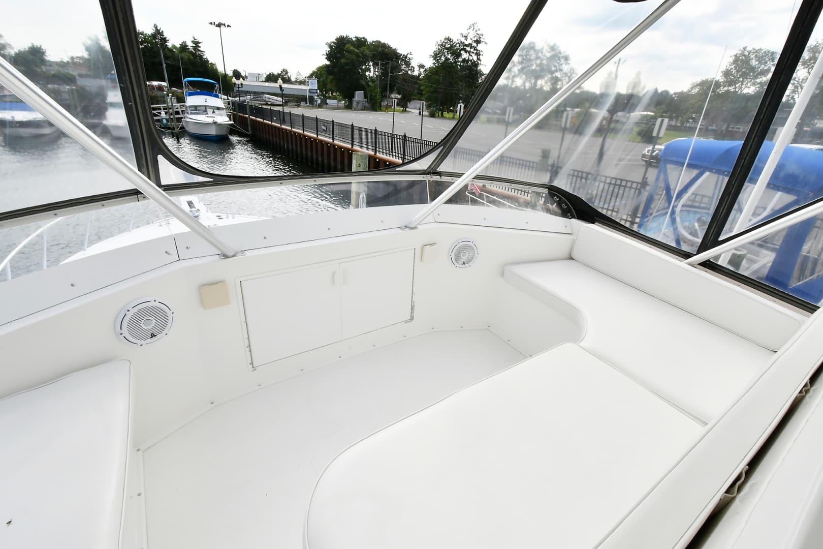 1997 Viking 47 Convertible — photo 13