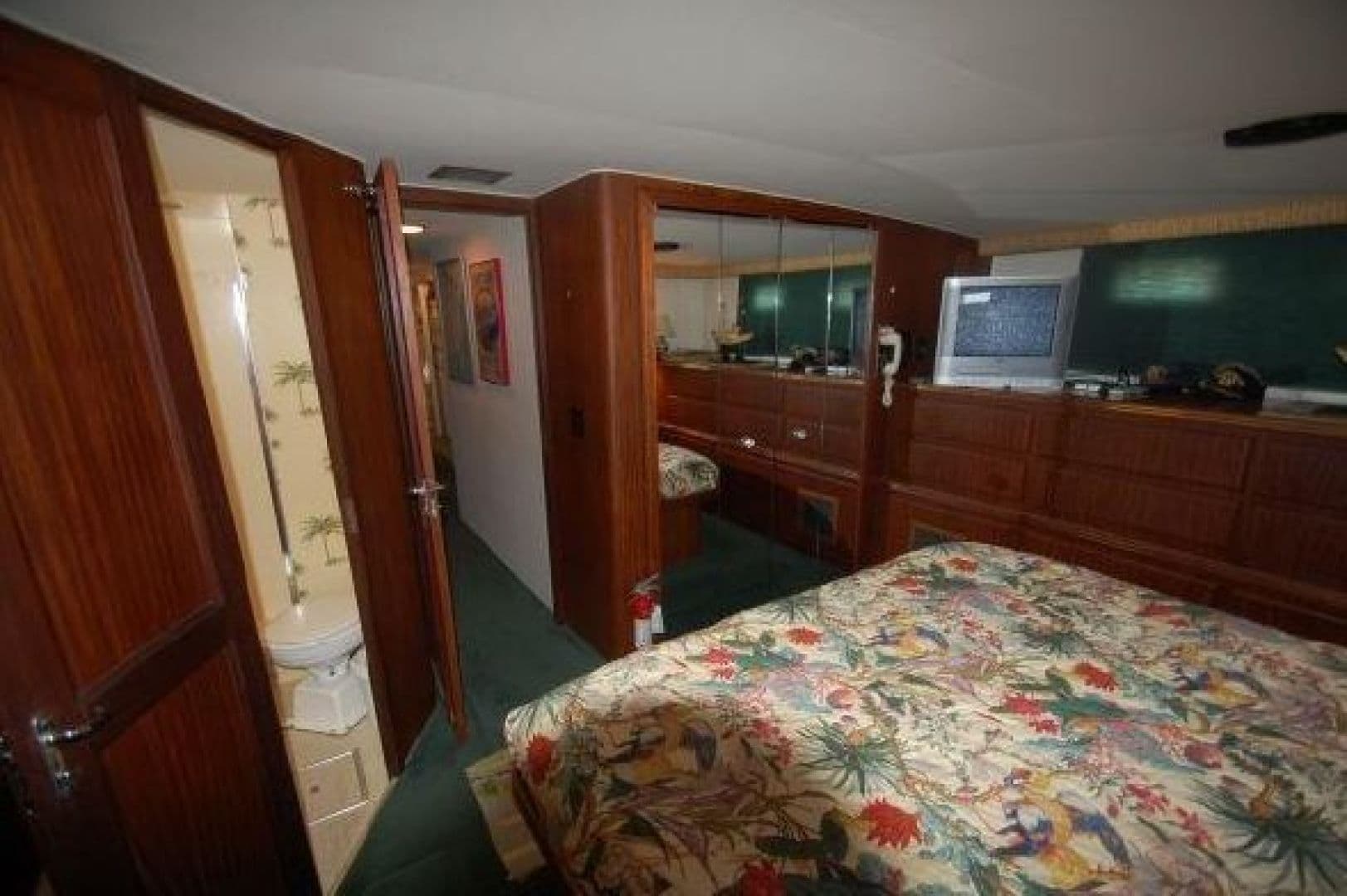 1987 Hatteras — photo 32