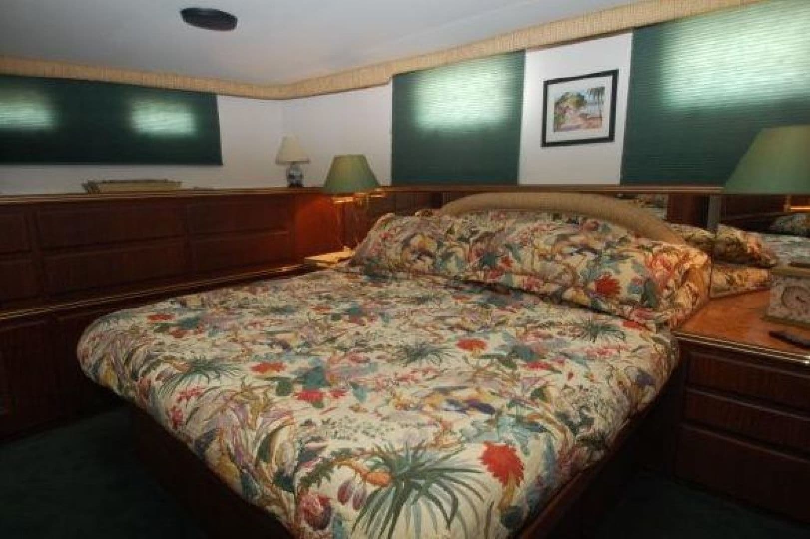 1987 Hatteras — photo 31