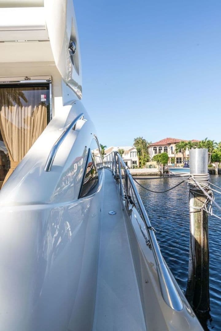 2010 Sunseeker Predator — photo 5