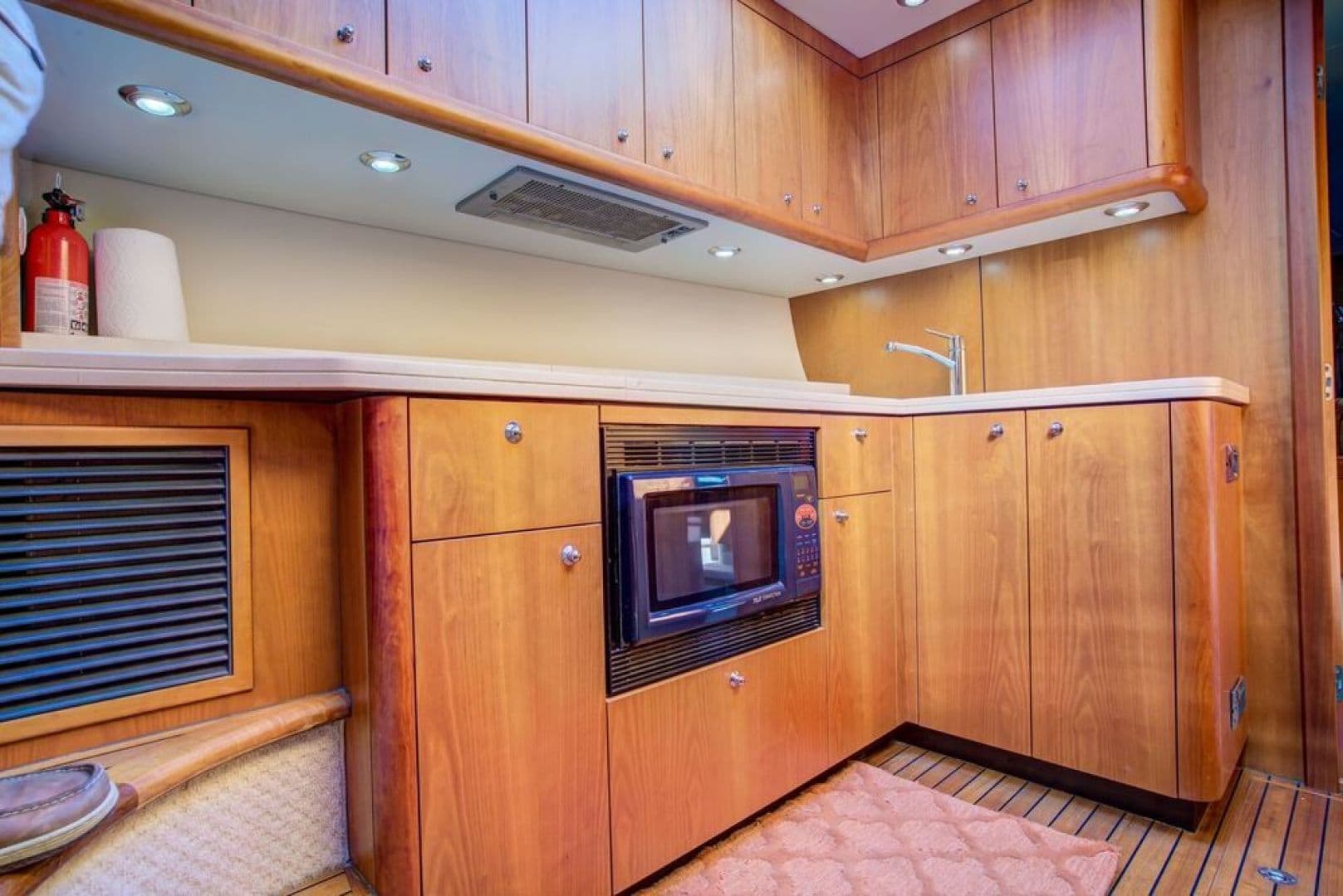 2010 Sunseeker Predator — photo 20