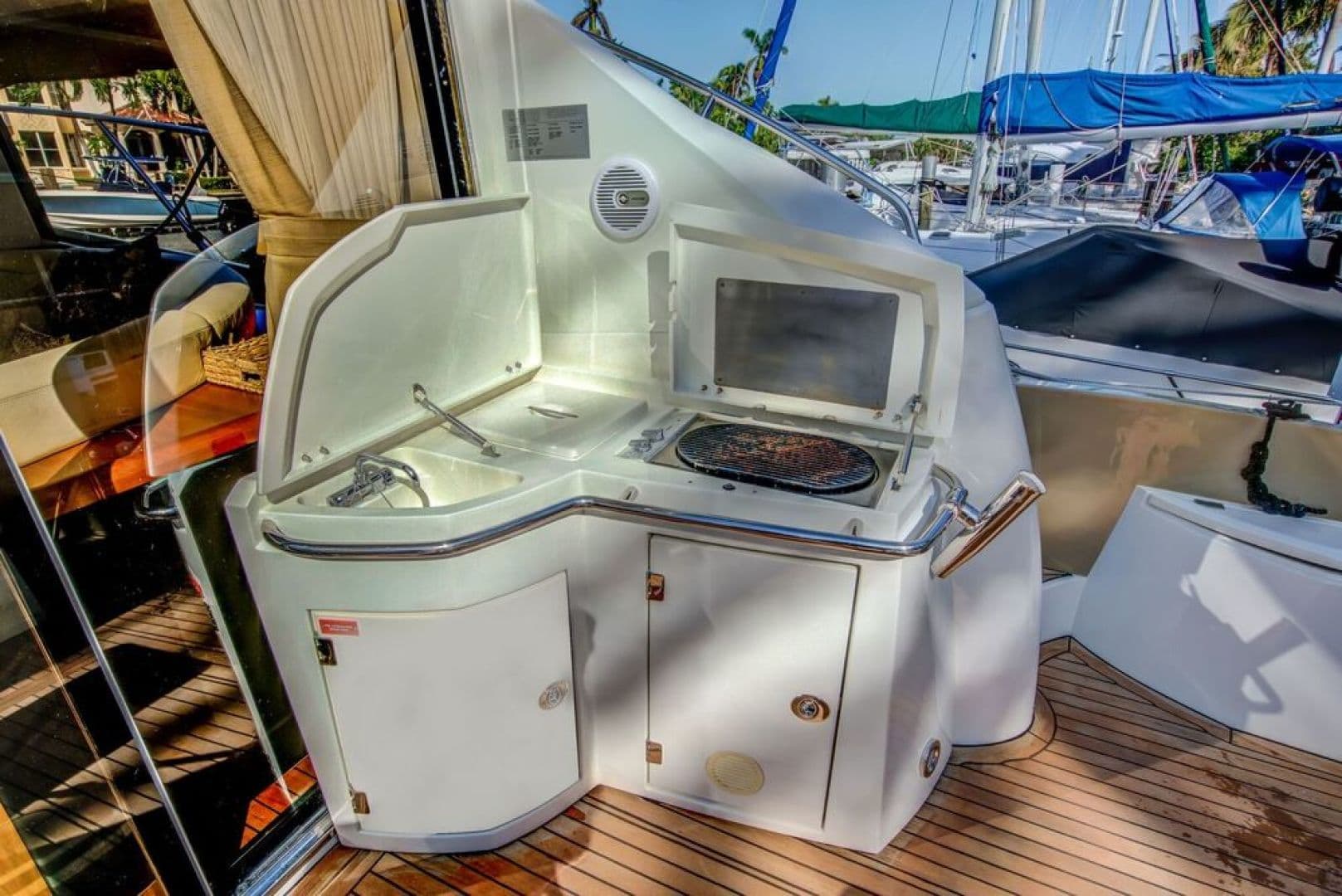 2010 Sunseeker Predator — photo 9