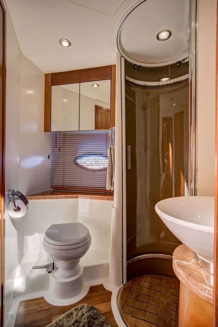 2010 Sunseeker Predator — photo 29