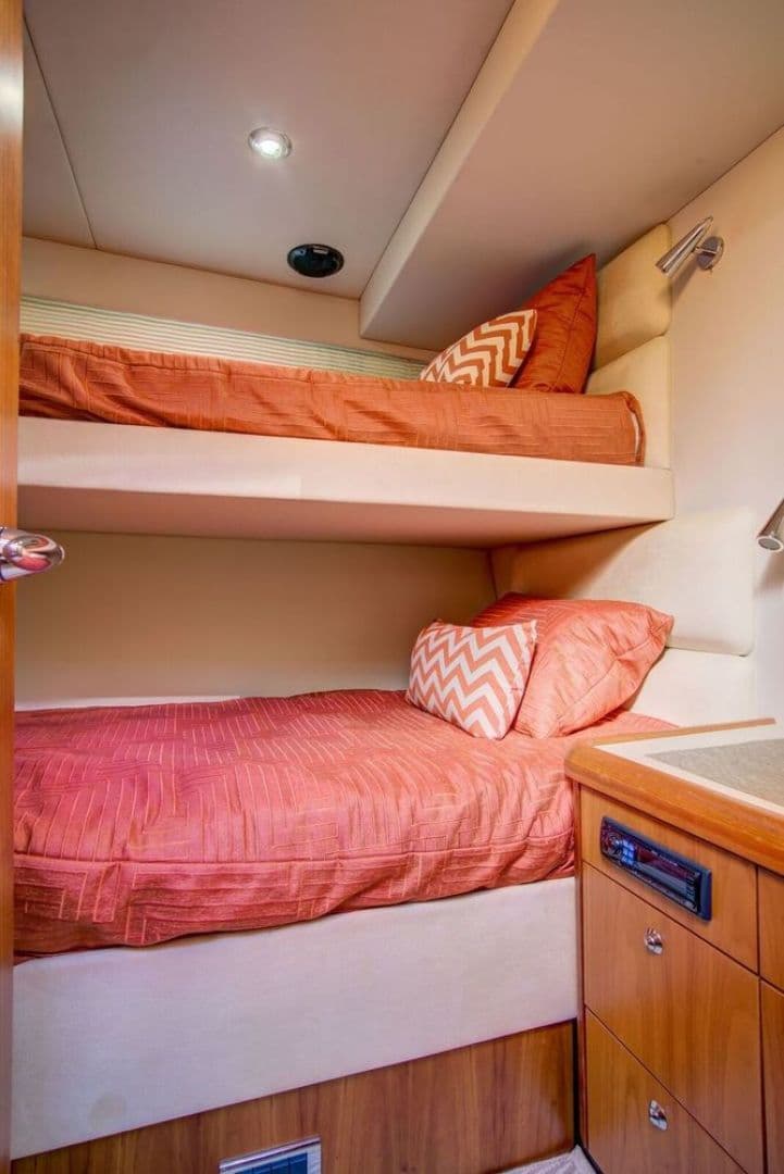 2010 Sunseeker Predator — photo 28