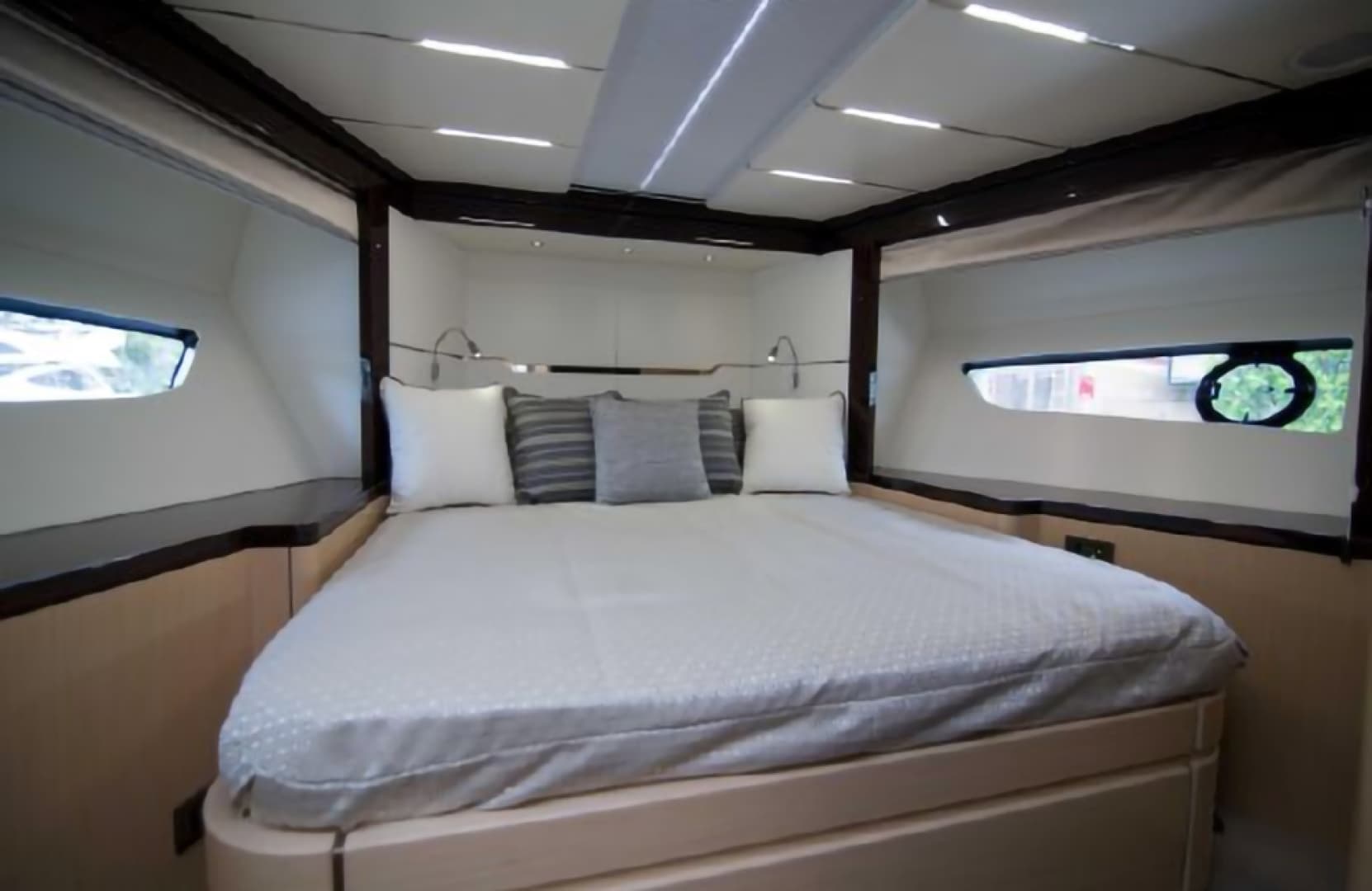 2018 Sunseeker Predator — photo 33