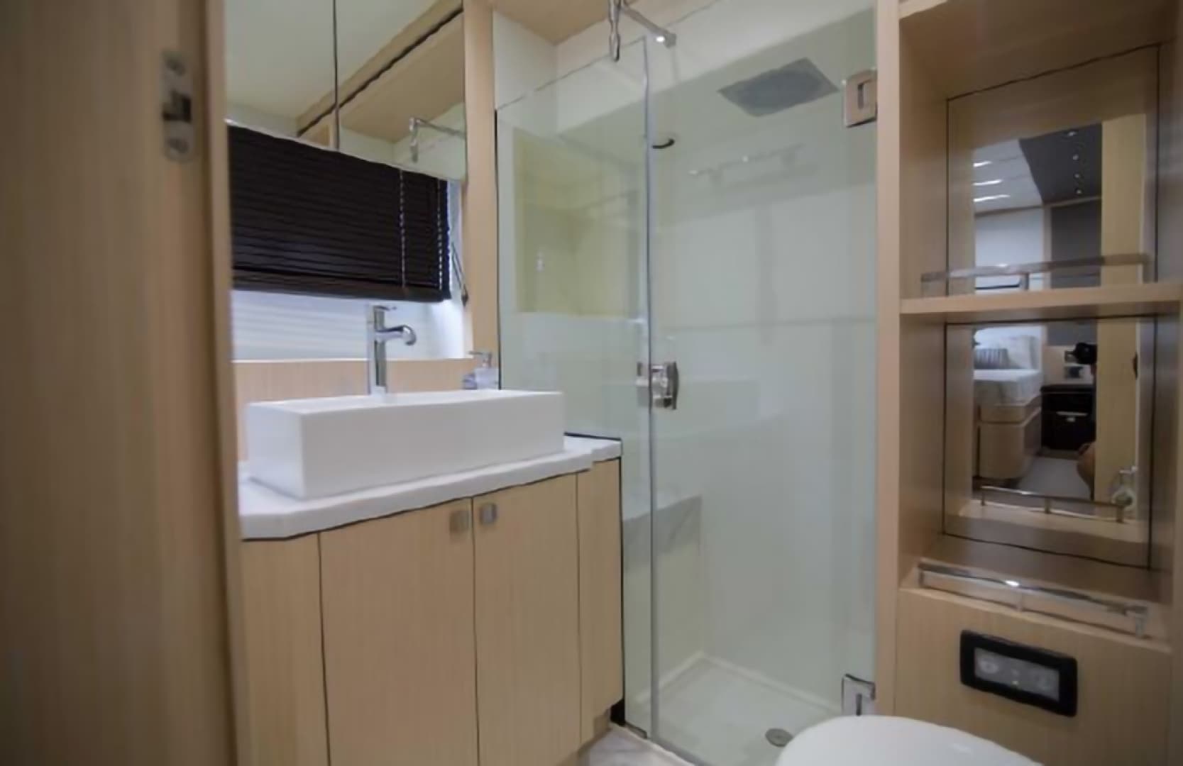 2018 Sunseeker Predator — photo 45