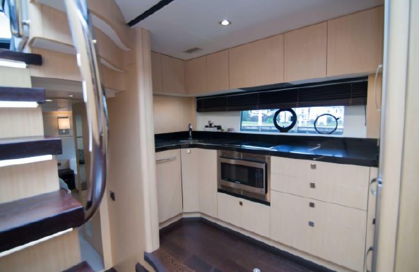 2018 Sunseeker Predator — photo 47