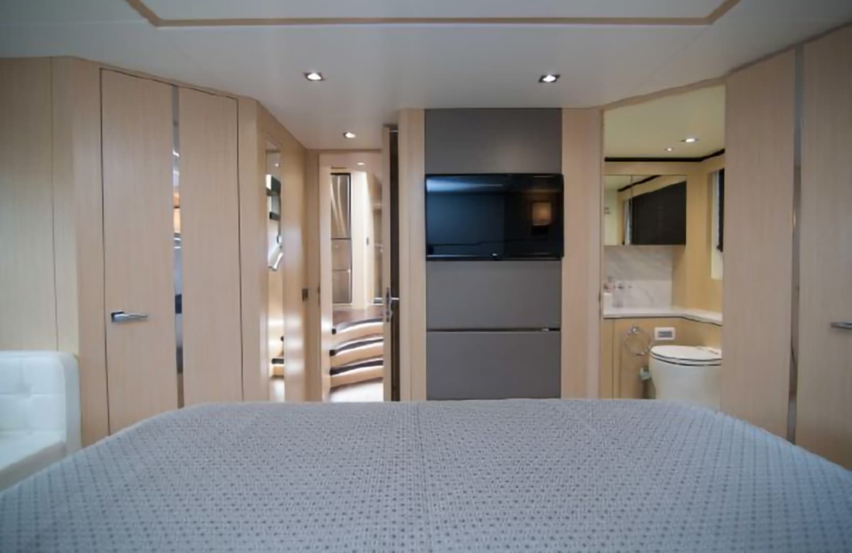 2018 Sunseeker Predator — photo 57