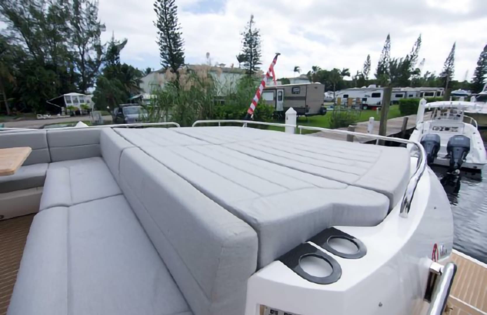 2018 Sunseeker Predator — photo 11