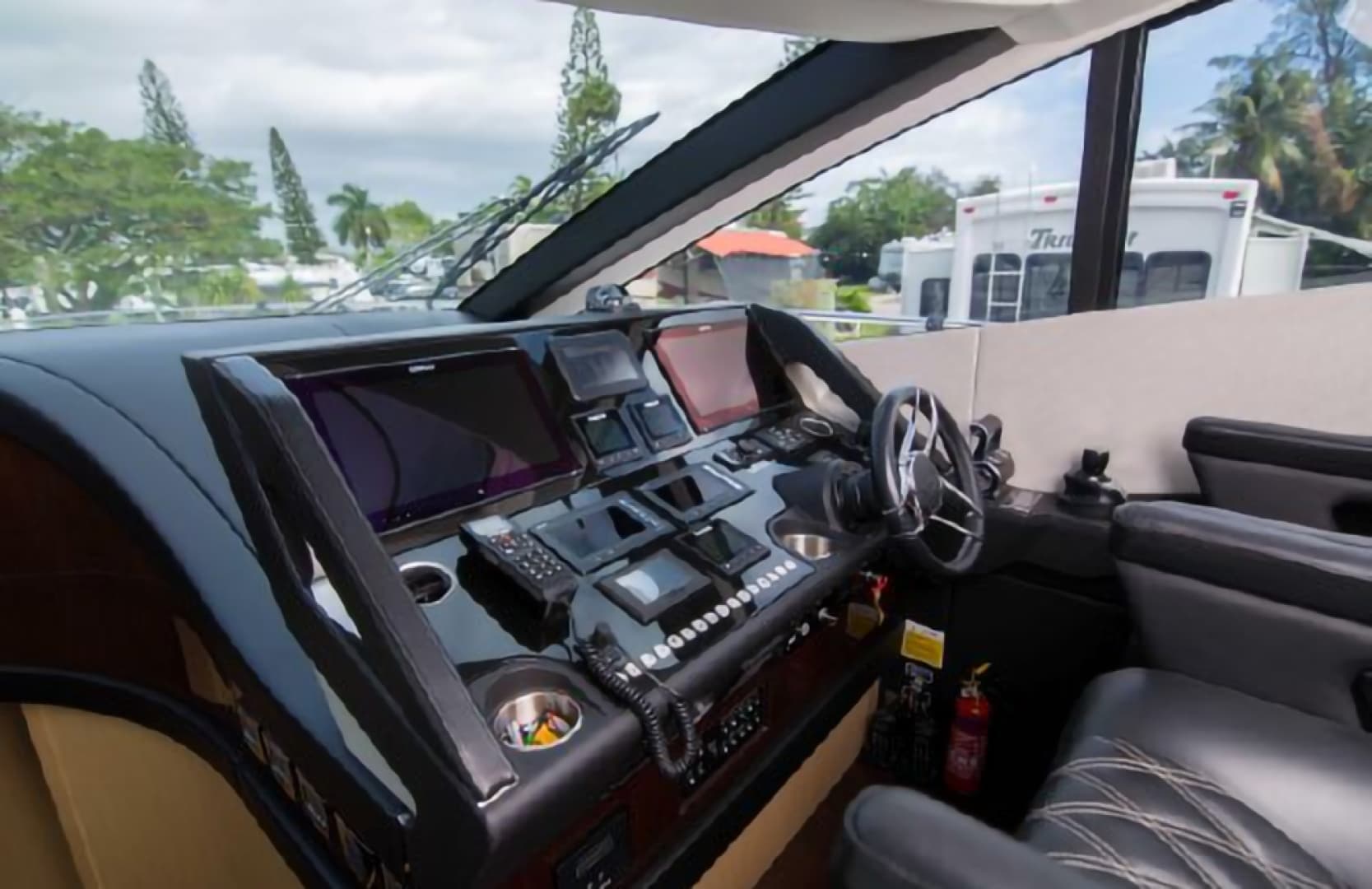 2018 Sunseeker Predator — photo 28