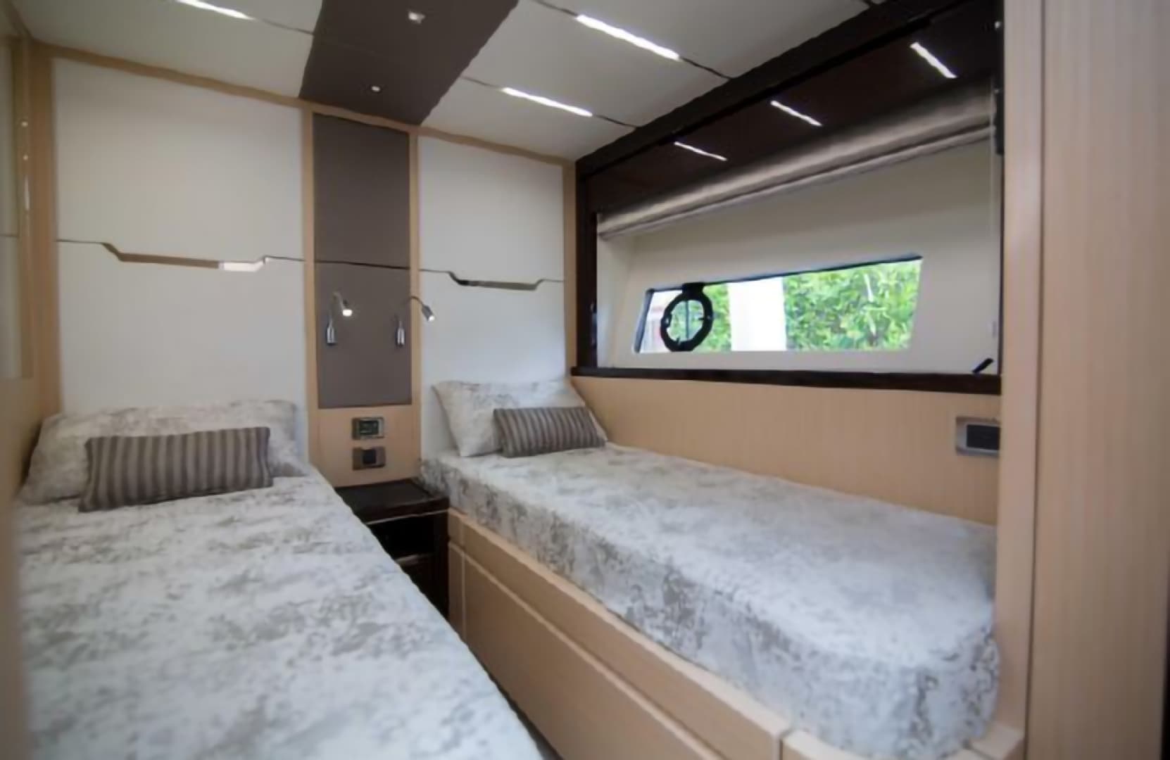 2018 Sunseeker Predator — photo 41