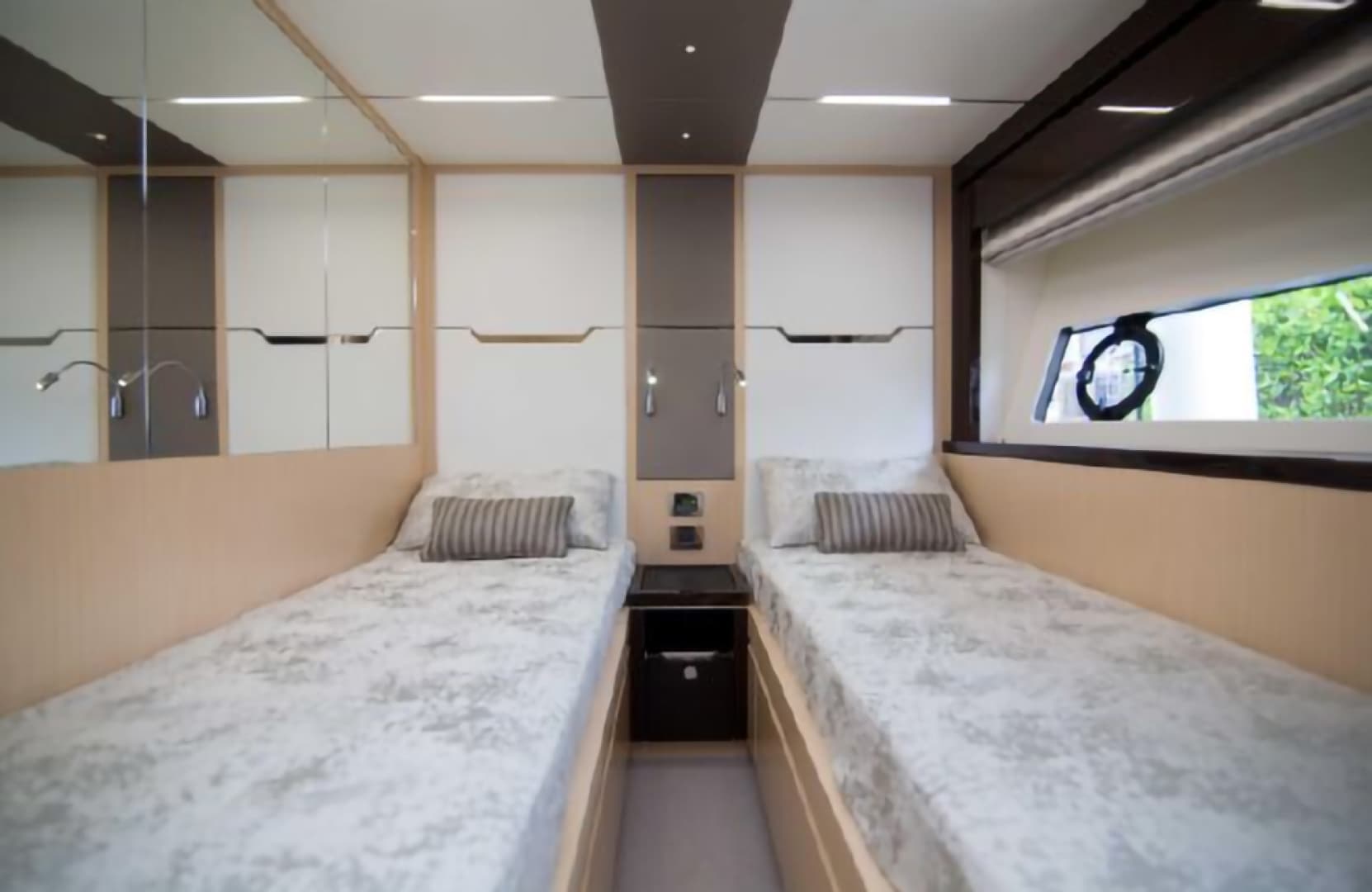 2018 Sunseeker Predator — photo 42