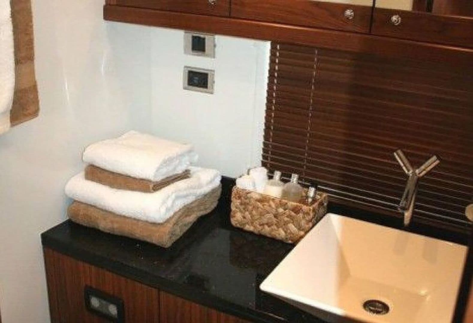 2006 Sunseeker Manhattan — photo 13