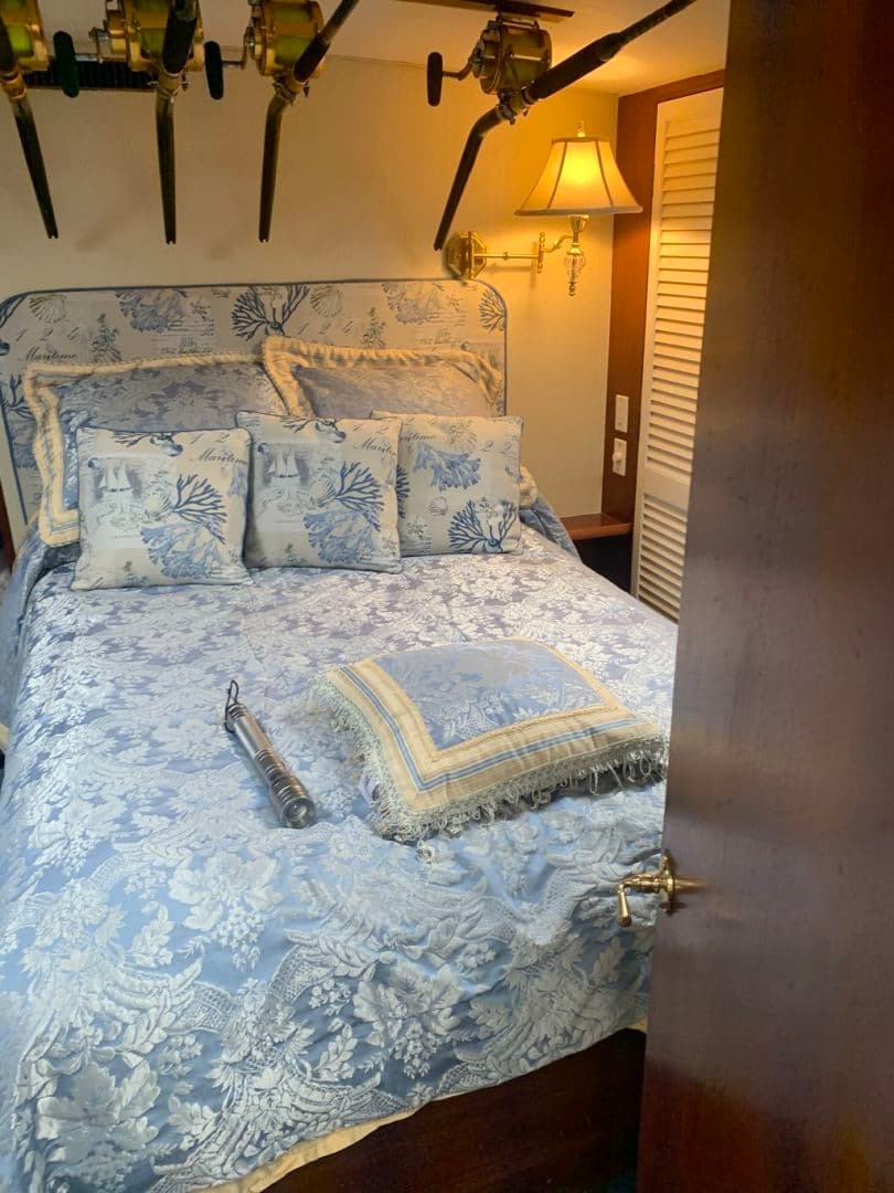 1985 Ocean Yachts Super Sport — photo 31