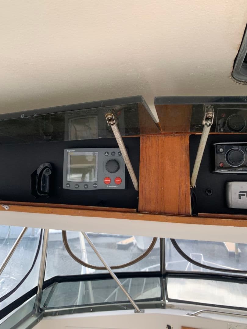 1985 Ocean Yachts Super Sport — photo 17