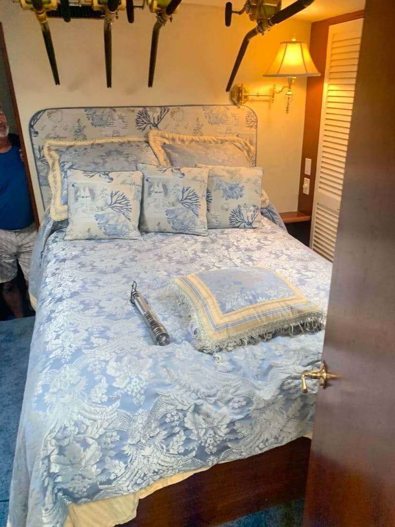 1985 Ocean Yachts Super Sport — photo 32