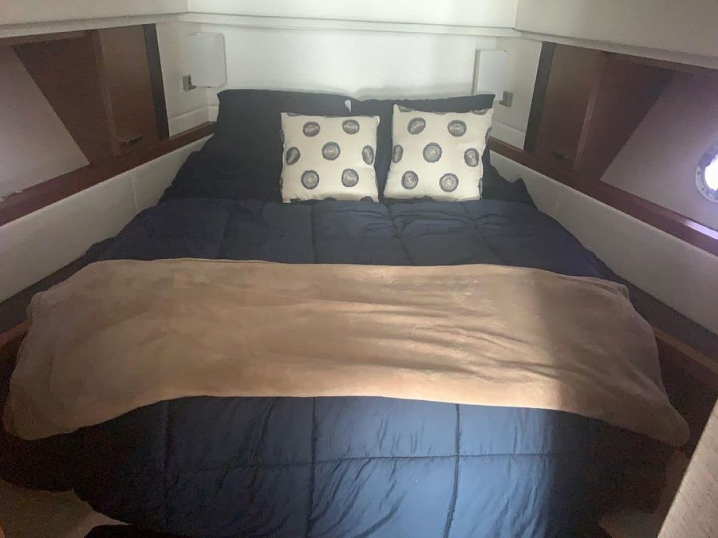 2017 Tiara Yachts — photo 12