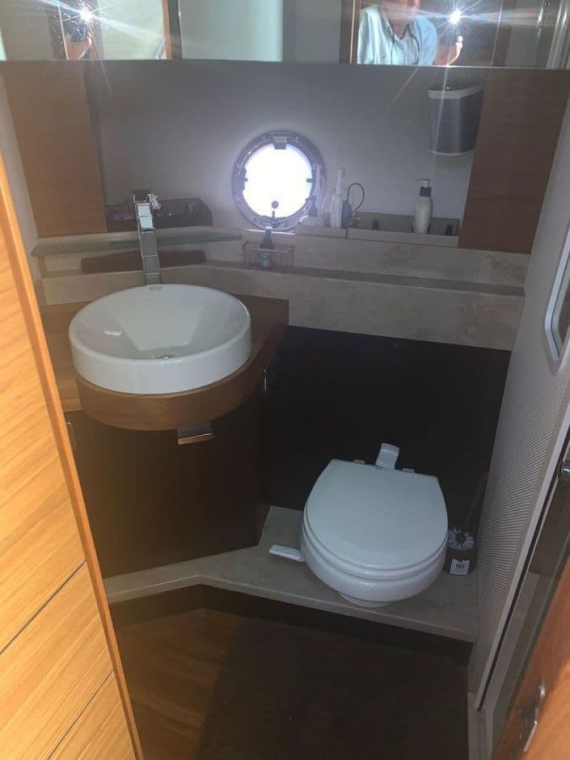 2017 Tiara Yachts — photo 14