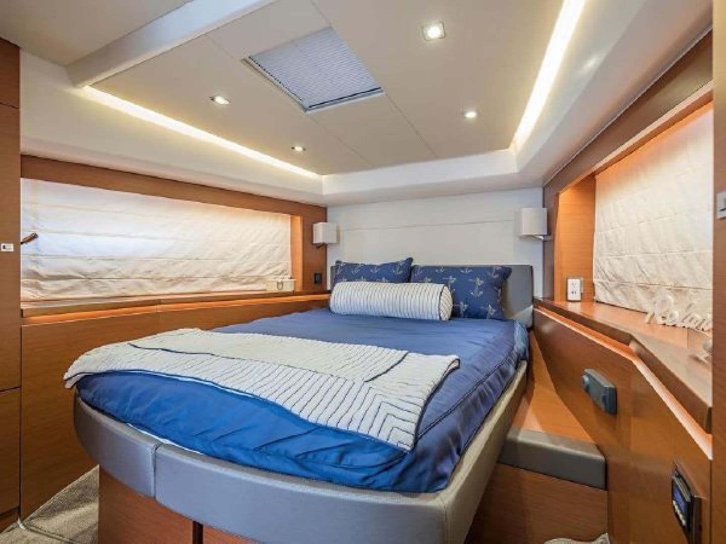 2015 Prestige 550 — photo 8