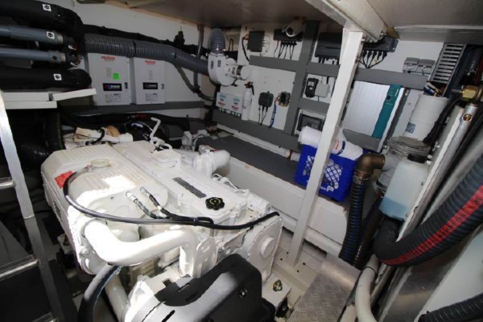 2015 Prestige 550 — photo 21