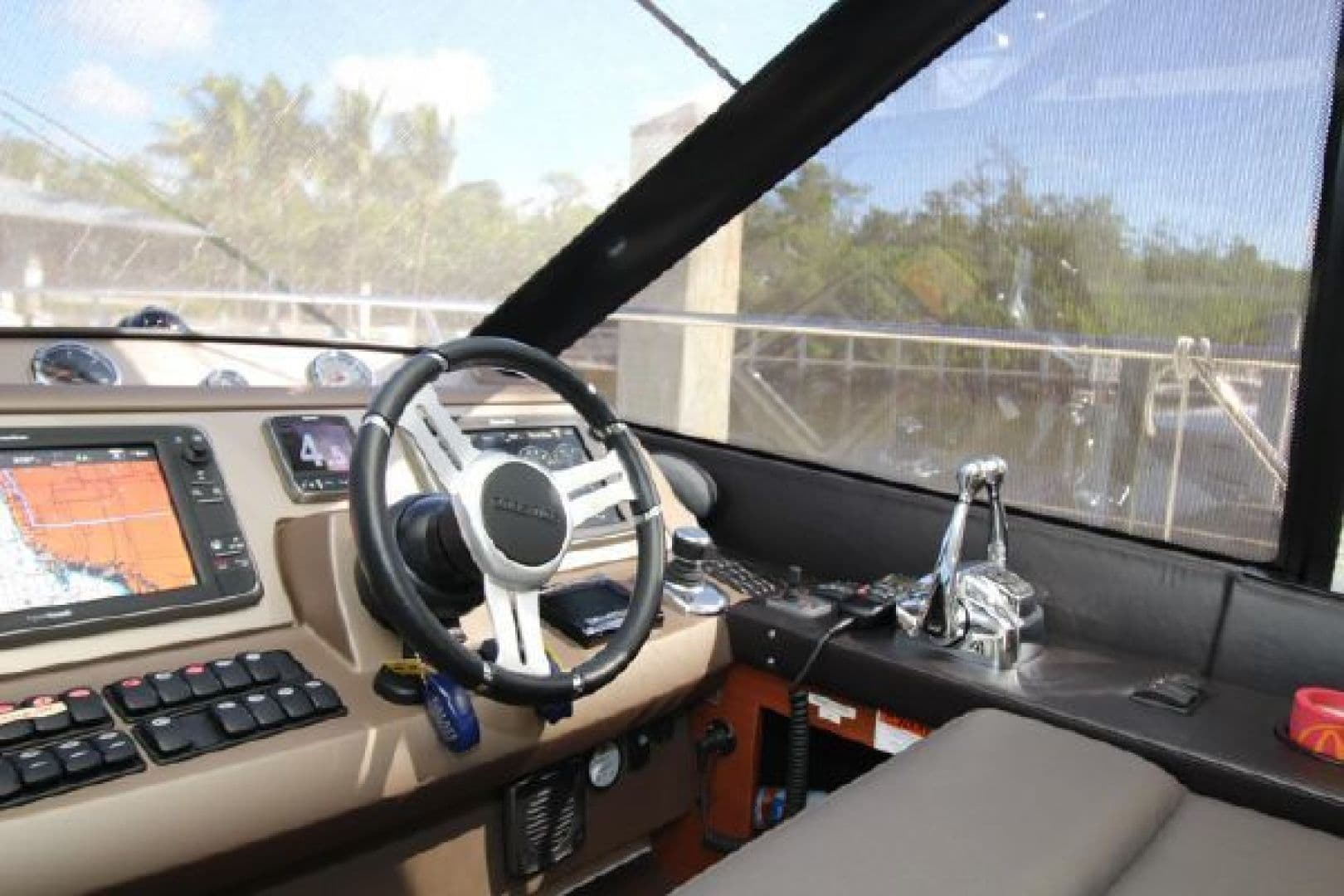 2015 Prestige 550 — photo 13