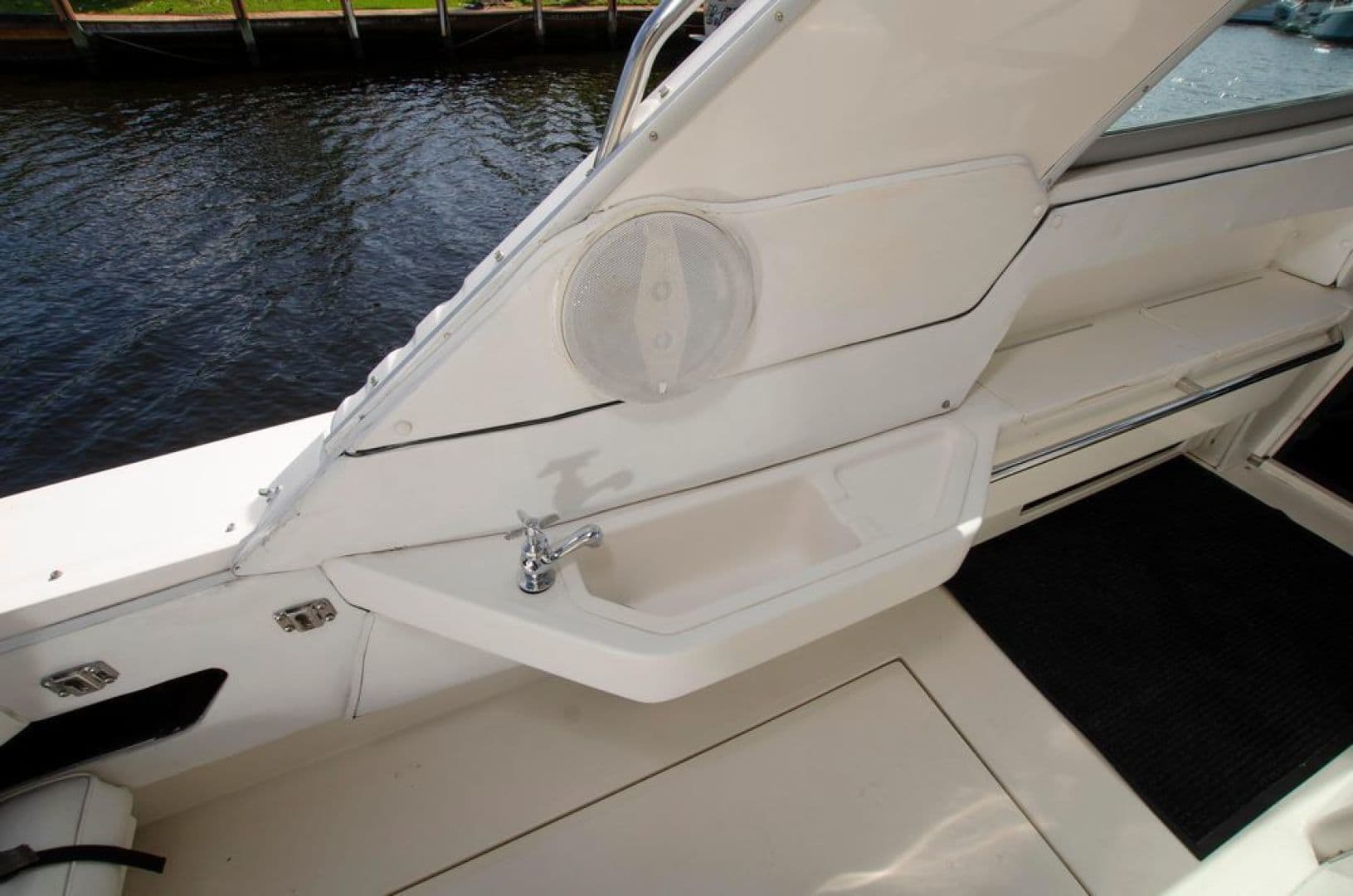 1993 Sea Ray Sundancer — photo 8