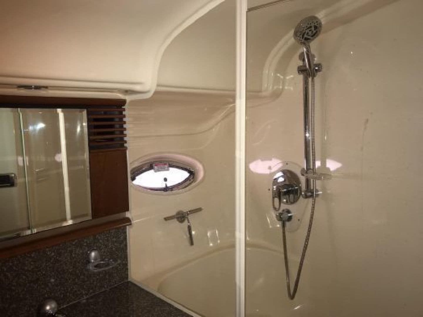 2005 Sea Ray Sundancer — photo 12