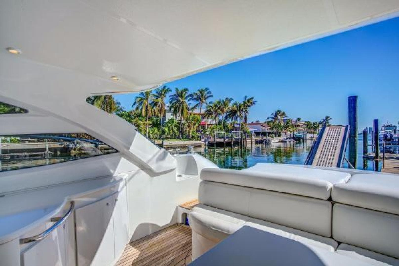 2008 Pershing — photo 8