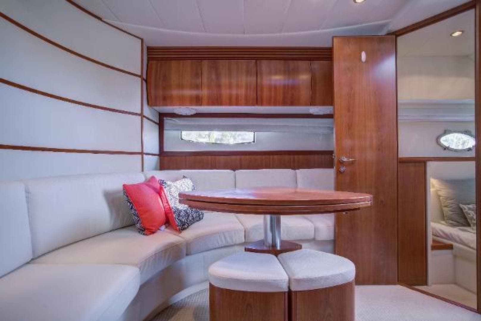 2008 Pershing — photo 20