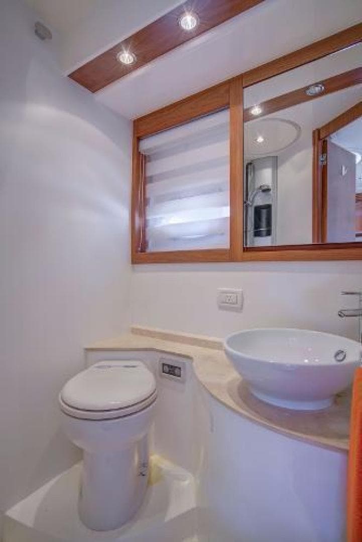 2008 Pershing — photo 25